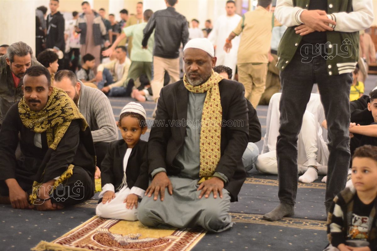 فرحة عيد الفطر في مساجد مصر (15)