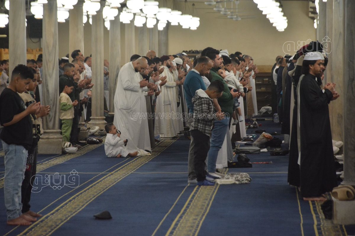 صلاة للفجر وتكبيرات العيد من الأزهر (14)