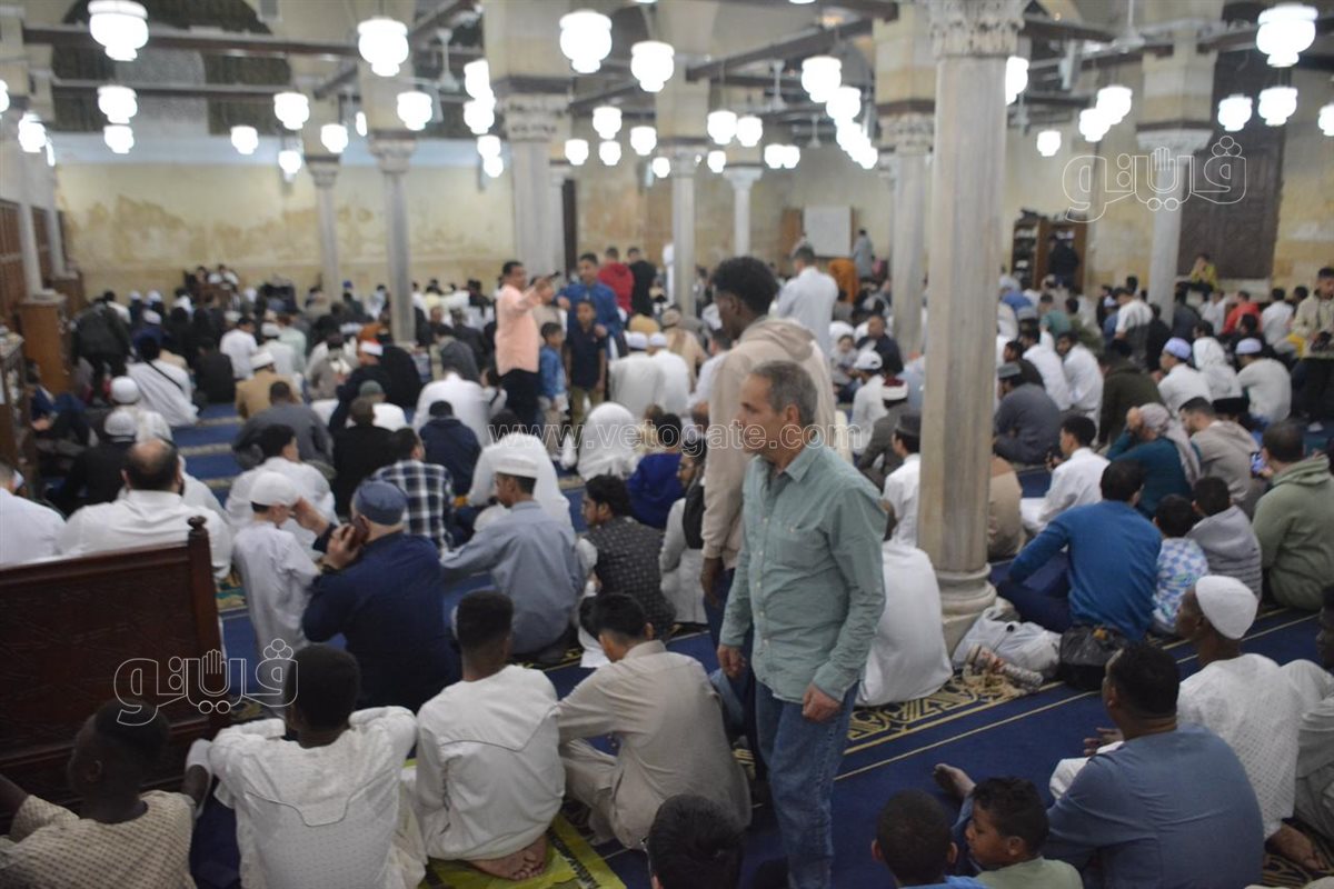 فرحة عيد الفطر في مساجد مصر (45)