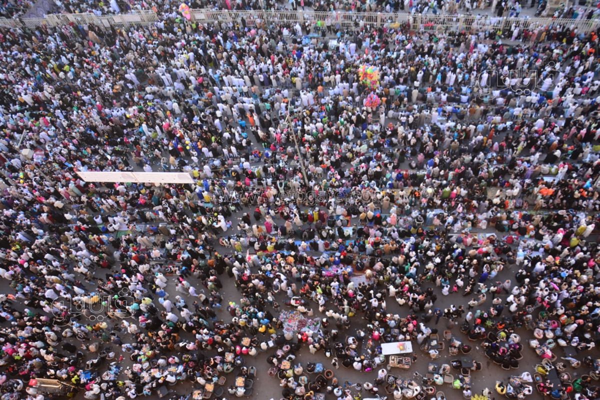 صفوف المصلين أمام عمرو بن العاص لأداء صلاة العيد تخطف القلوب (19)