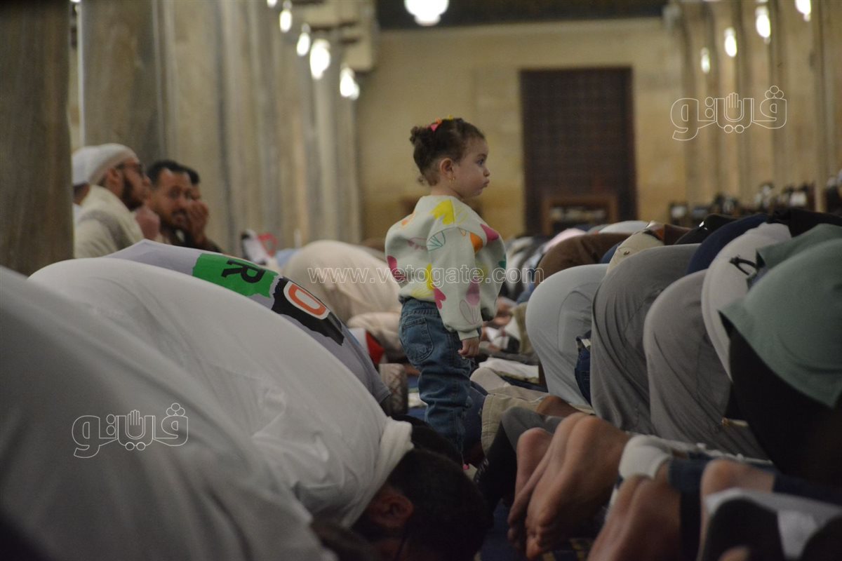 صلاة للفجر وتكبيرات العيد من الأزهر (12)