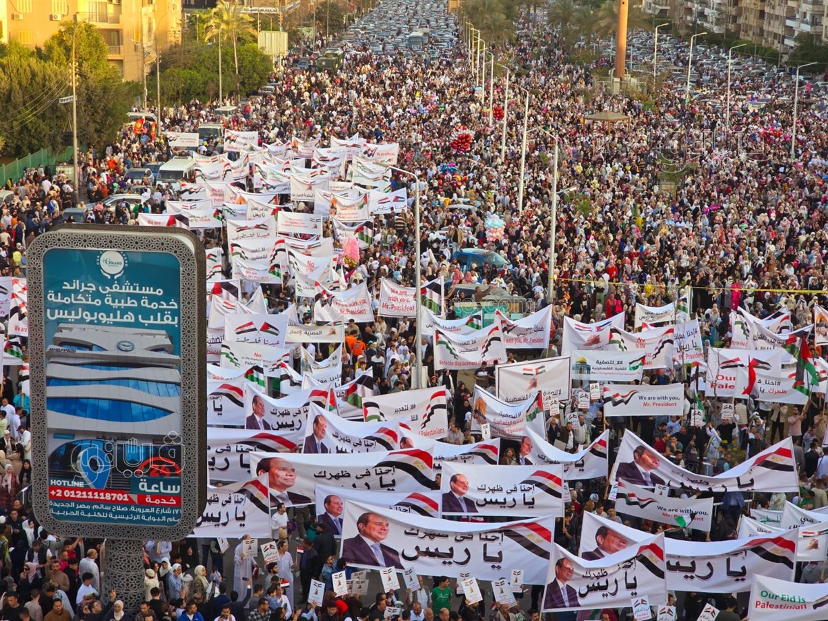 مئات المصلين بمسجد الصديق يهتفون بعد صلاة عيد الفطر بالروح بالدم نفديكي يا فلسطين (6)