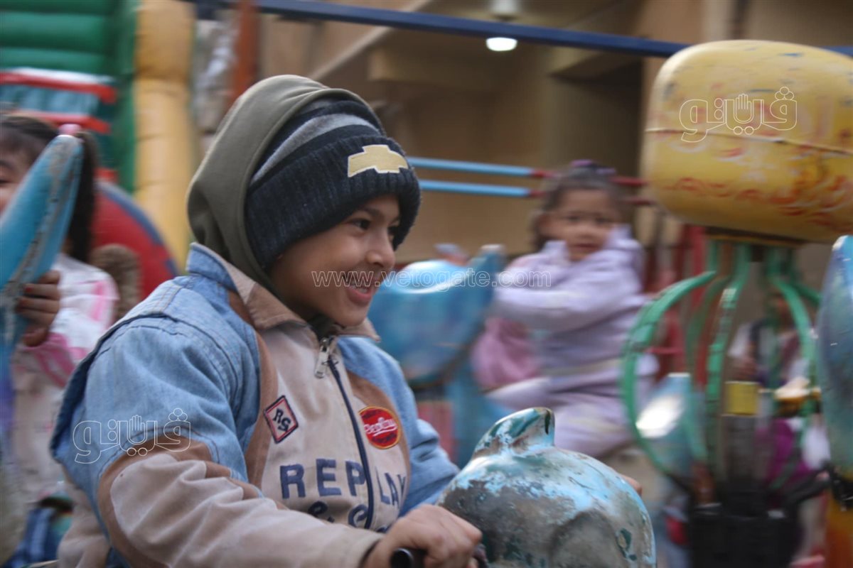 بهجة العيد تغمر ساحات المساجد (3)