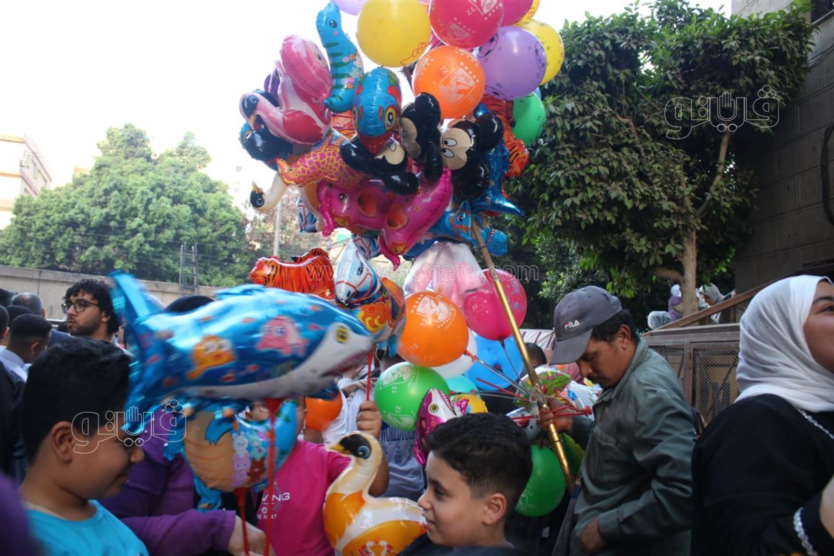 بهجة العيد تغمر ساحات المساجد (6)