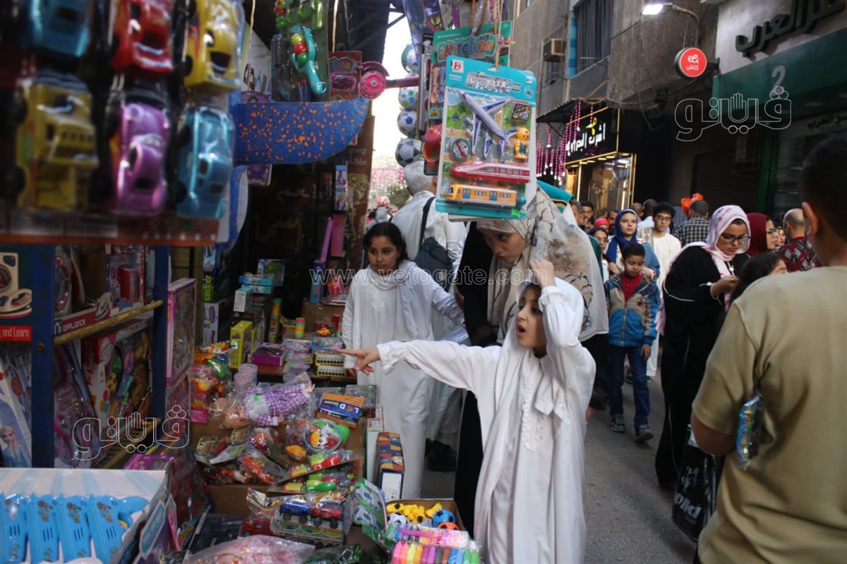 بهجة العيد تغمر ساحات المساجد (11)