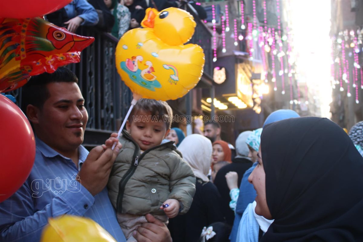 بهجة العيد تغمر ساحات المساجد (15)