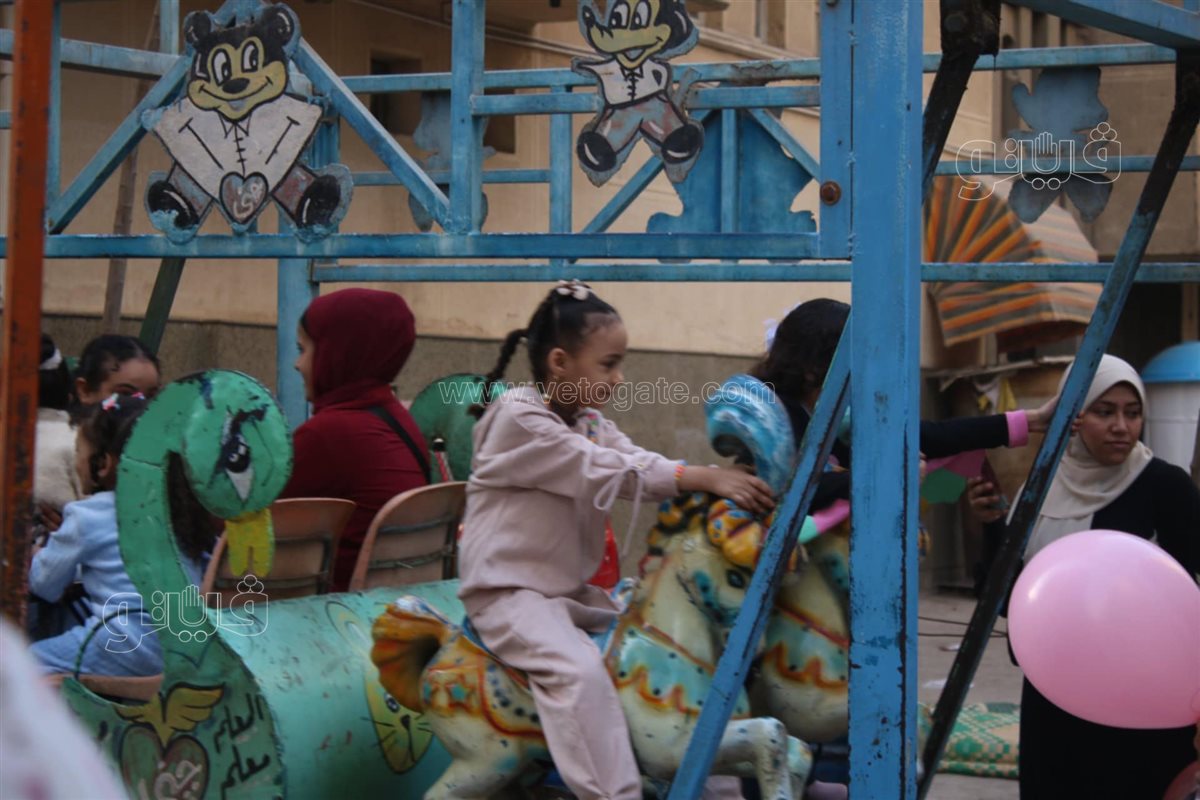 بهجة العيد تغمر ساحات المساجد (19)