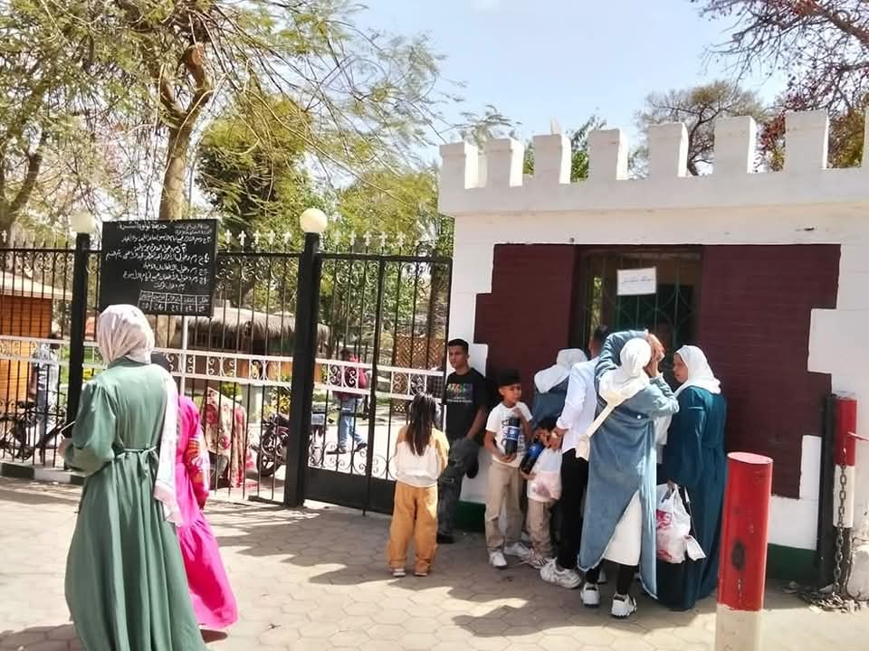 الاقبال علي حدائق القناطر اول ايام عيد الفطر،فيتو