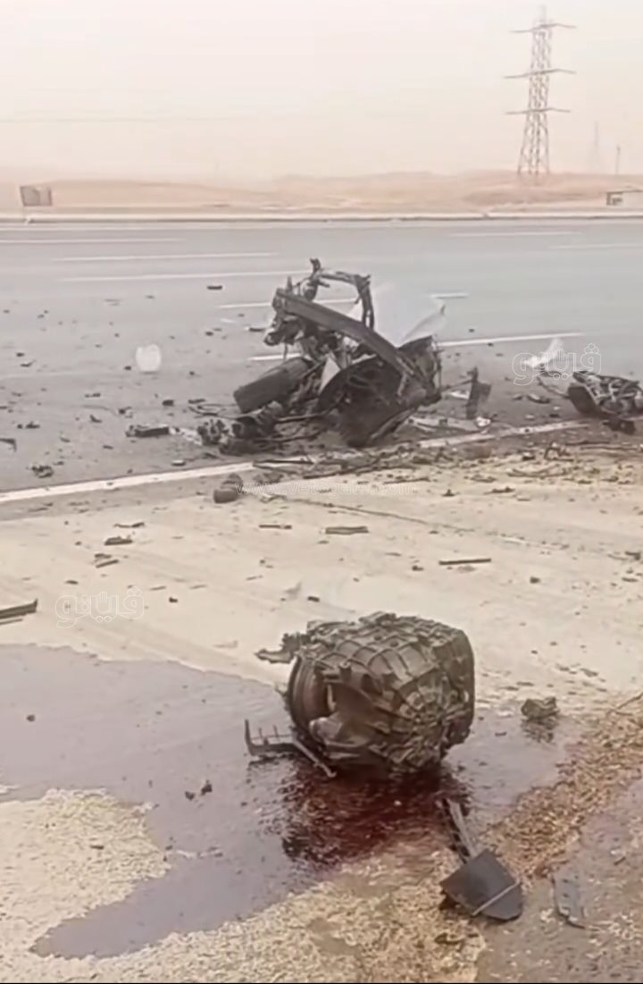 السيارة تحولت الي أشلاء ومصرع قائدها..حادث مروع بطريق السويس