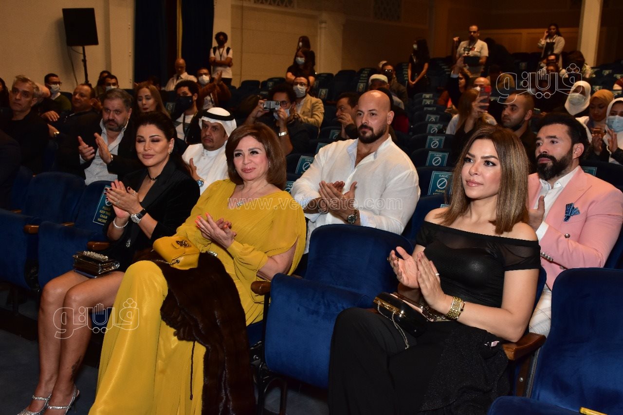 نجوم الفن في مهرجان القاهرة (54)