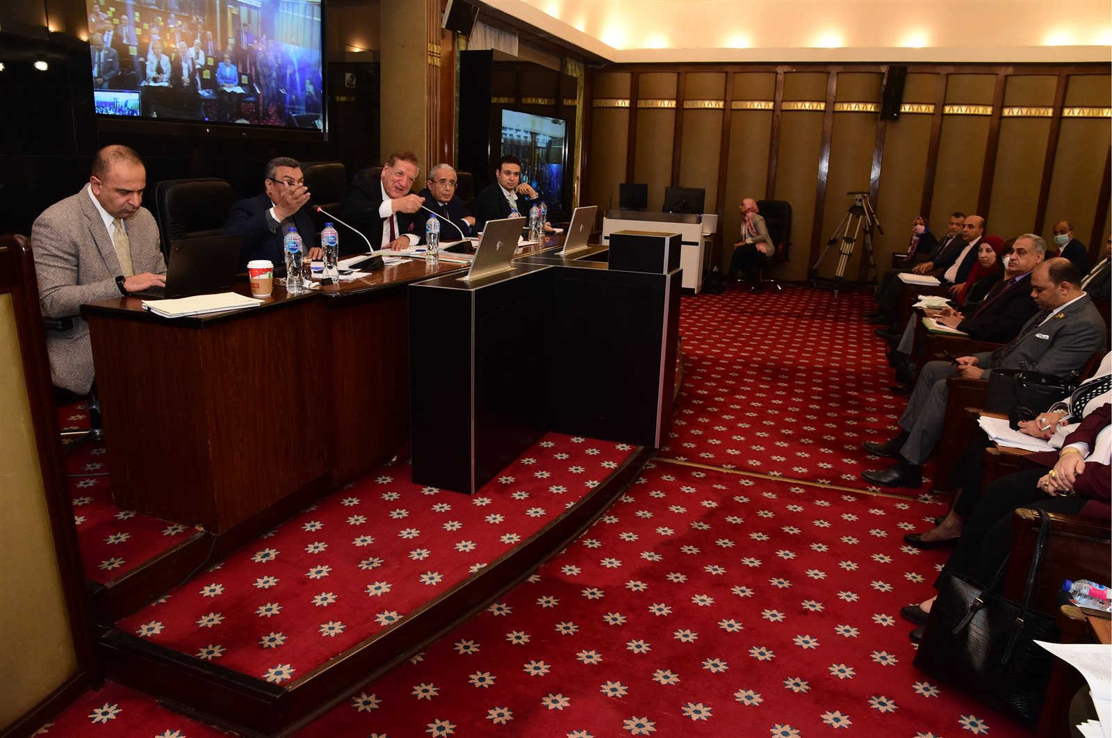 خطة النواب توافق على قانون التخطيط العام (8)