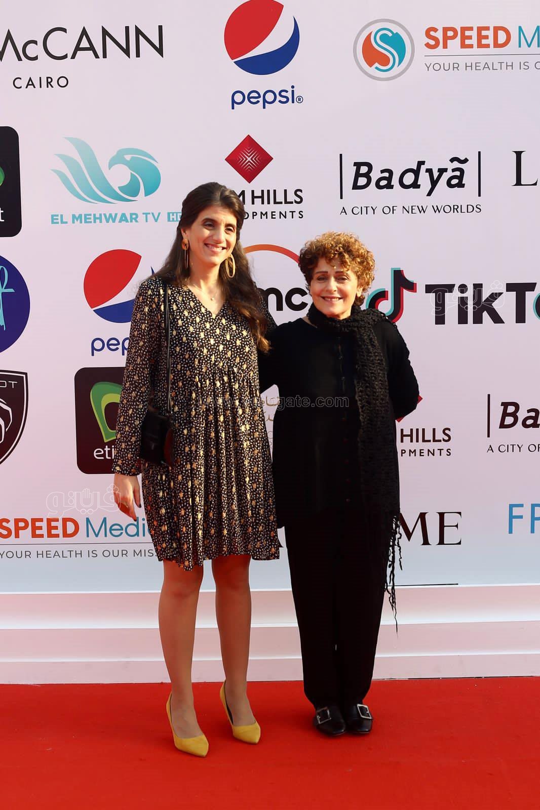 إطلالات النجوم وصناع السينما على ريد كاربت فيلم النهر (2)