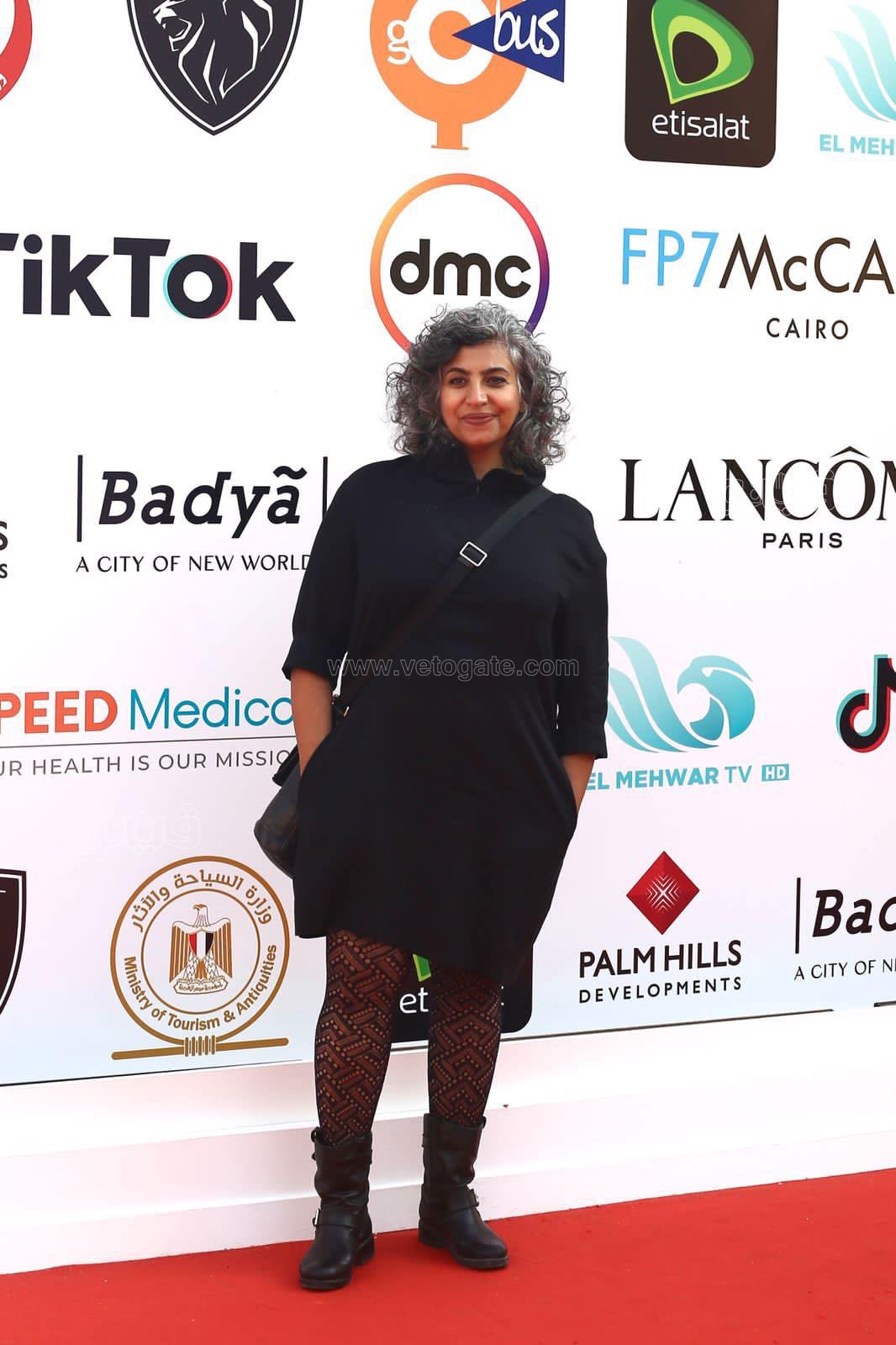 إطلالات النجوم وصناع السينما على ريد كاربت فيلم النهر (3)