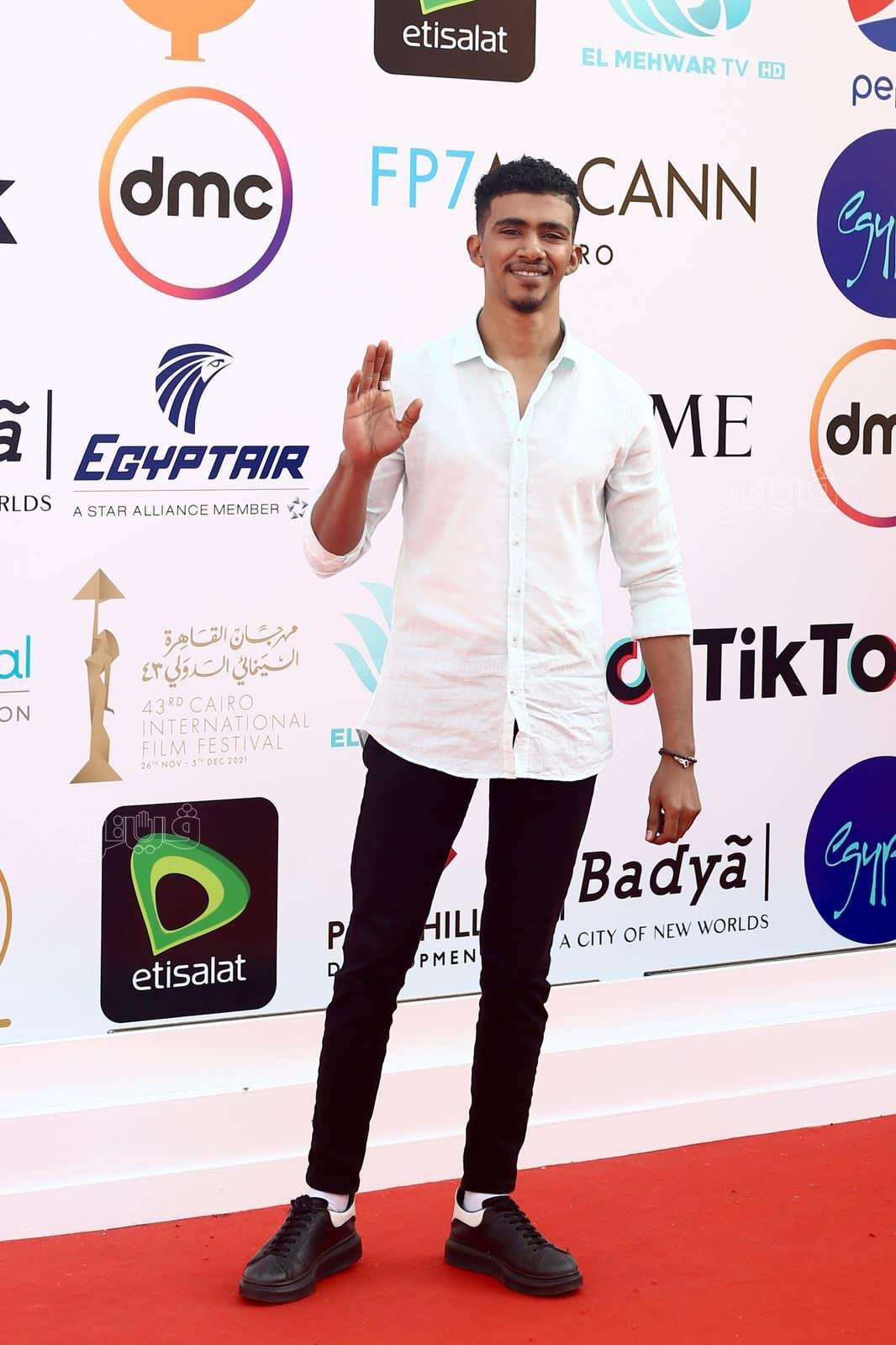 إطلالات النجوم وصناع السينما على ريد كاربت فيلم النهر (7)