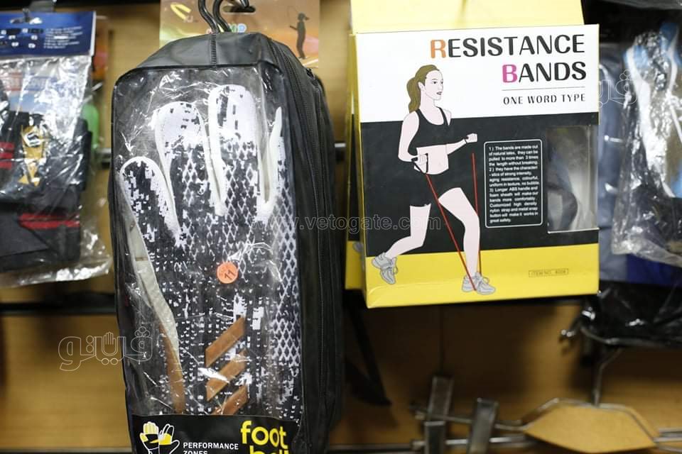 الملابس والأدوات الرياضية (8)