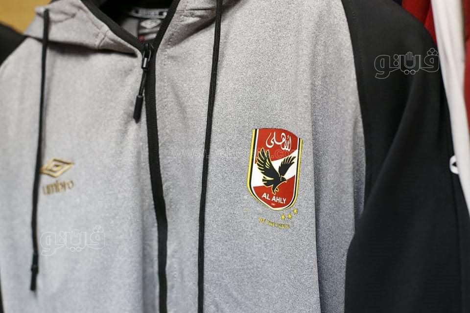 الملابس والأدوات الرياضية (9)