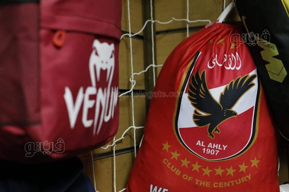 الملابس والأدوات الرياضية (3)