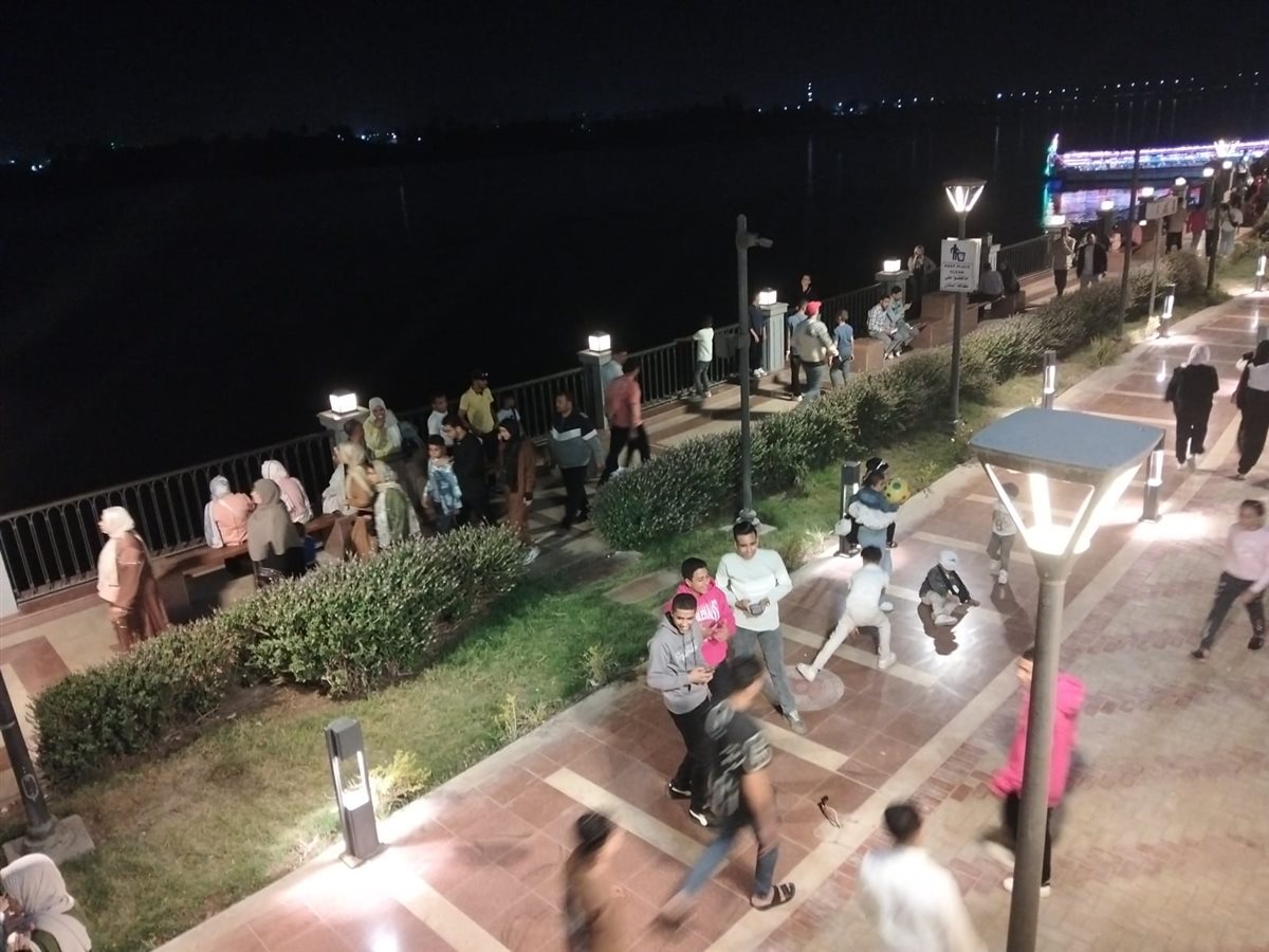 إقبال على الممشى السياحي ببني سويف