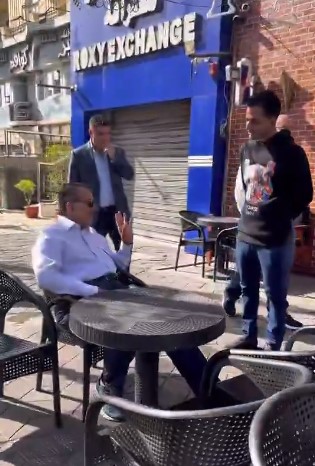 خلف الحبتور يتجول في شوارع مصر الجديدة، فيتو