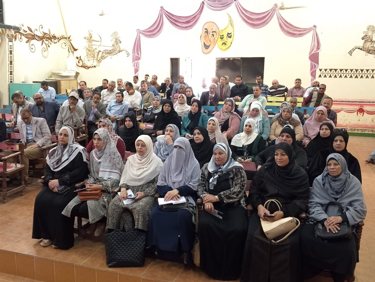 اجتماعات الادارات التعليمية لرفع درجة الاستعداد بعد عيد الفطر - فيتو