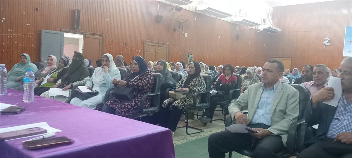 اجتماعات الادارات التعليمية لرفع درجة الاستعداد بعد عيد الفطر - فيتو