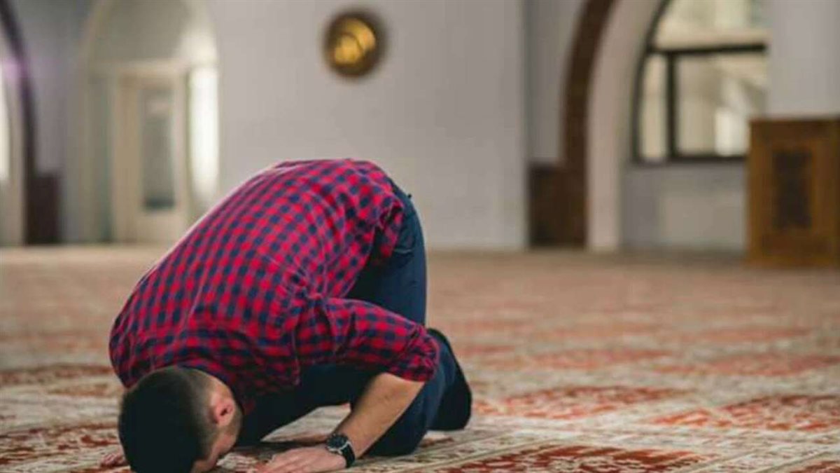 موعد أذان العشاء