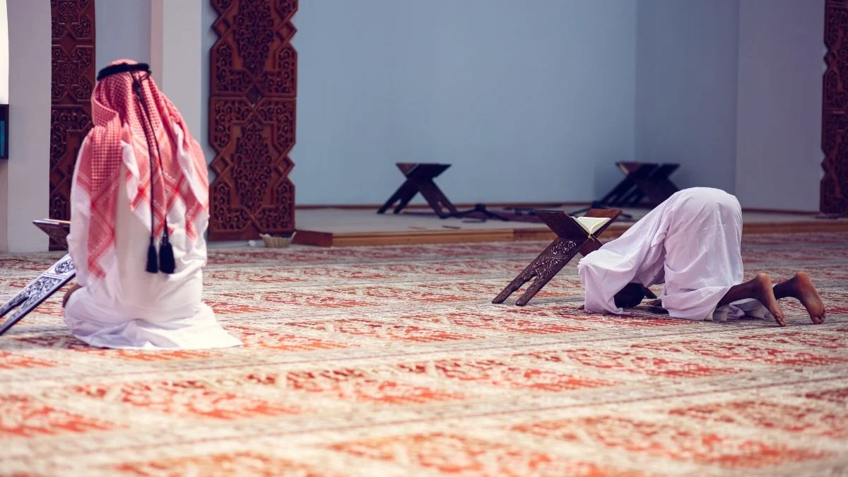 موعد أذان الظهر