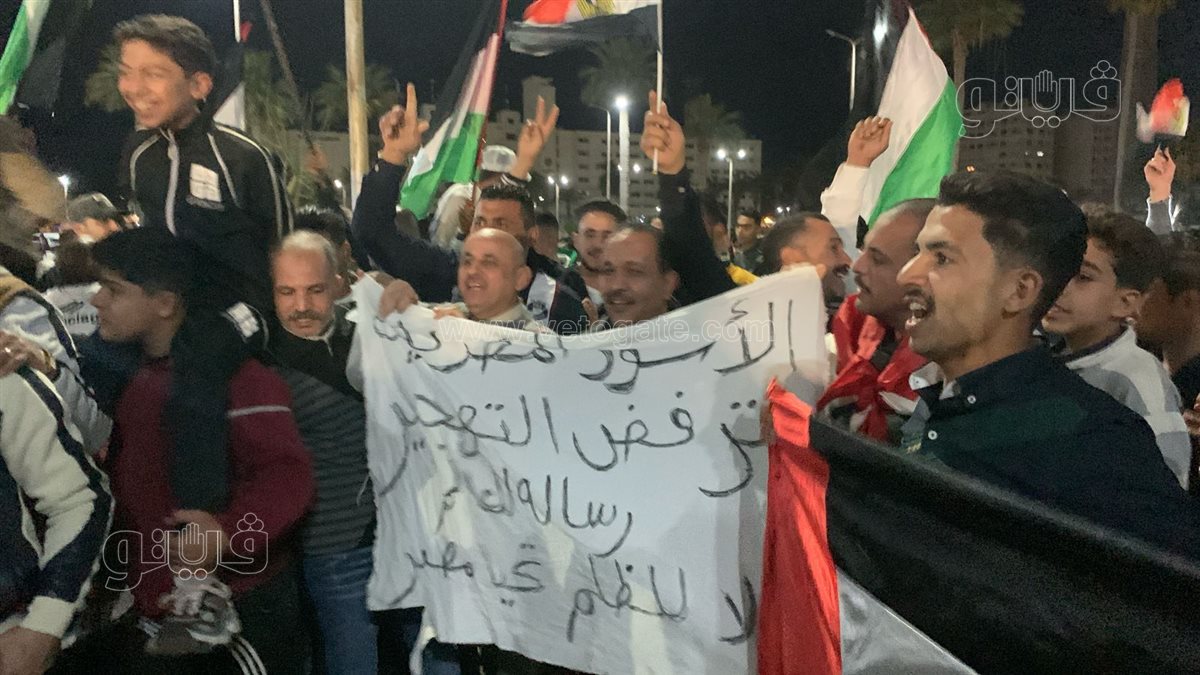  الآلاف من أهالي بورسعيد يتحشدون استعدادا للانطلاق لمعبر رفح، فيتو 