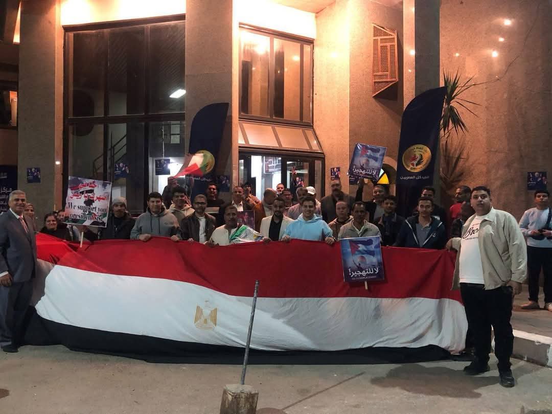 جانب من احتشاد اهالى الإسماعيلية، فيتو