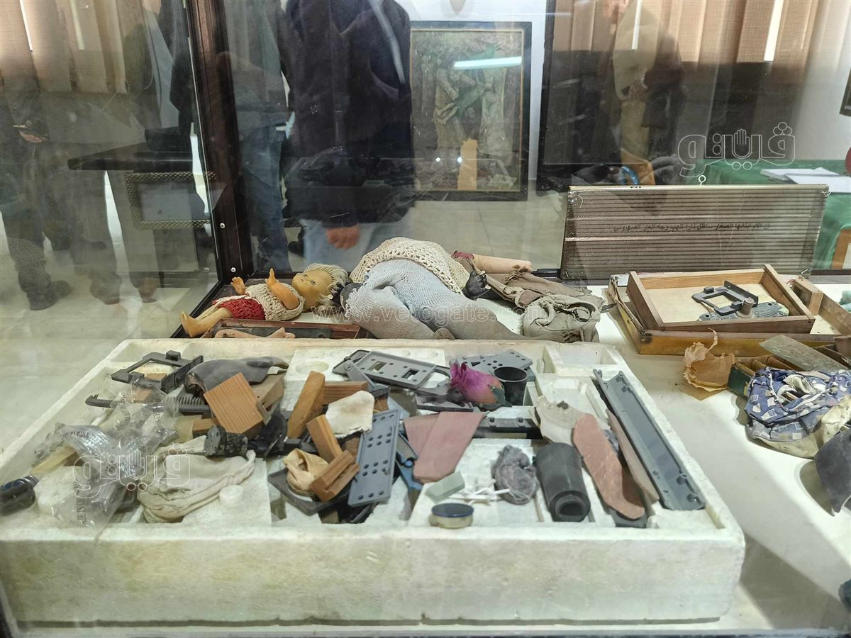 مقتنيات شهداء بحرالبقر وبقايا القصف الصف الصهيوني علي بحرالبقر،فيتو