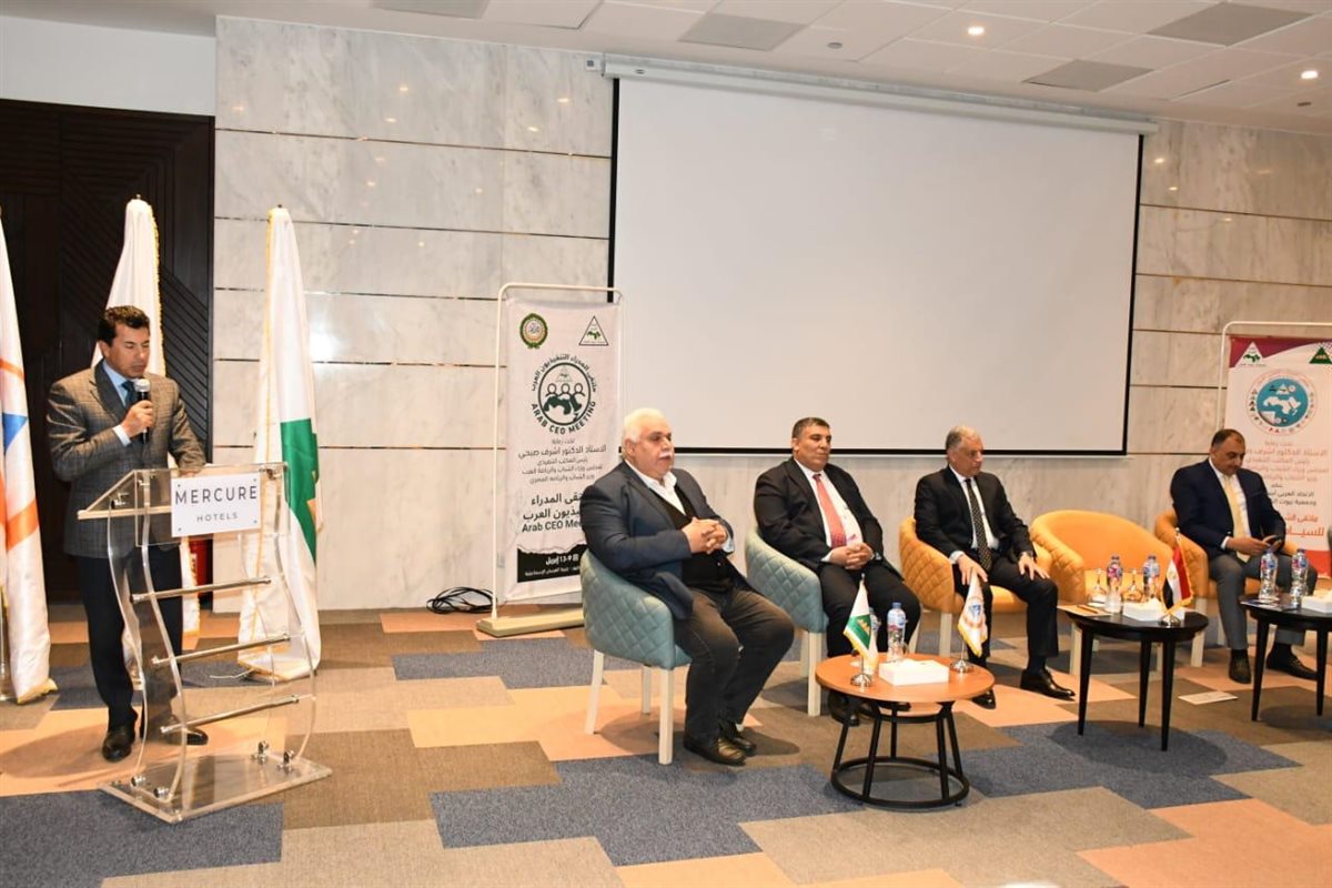 أشرف صبحي ومحافظ الاسماعيلية يفتتحان ملتقى الشباب العربي للسياحة الشبابية والأسفار