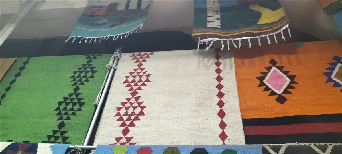 صناعة الكليم اليدوي