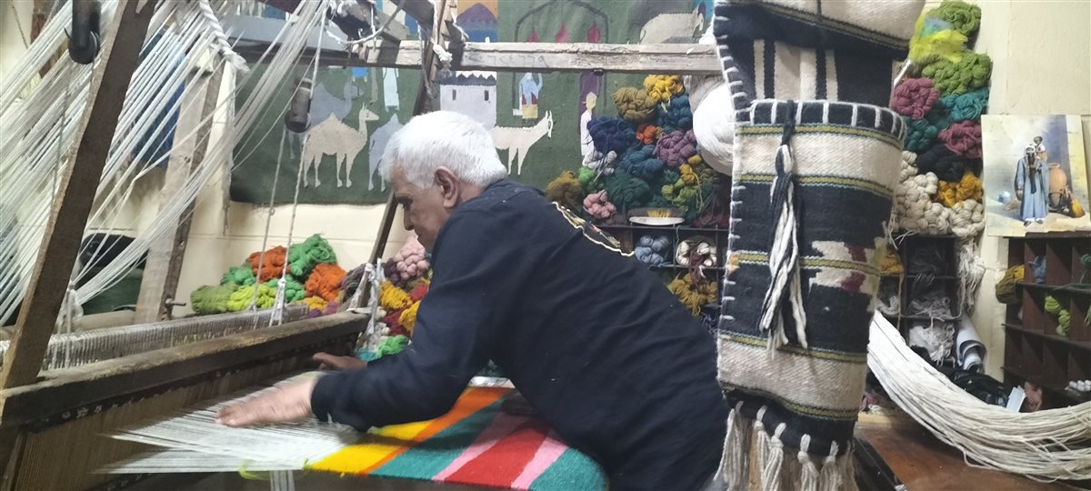 صناعة الكليم اليدوي