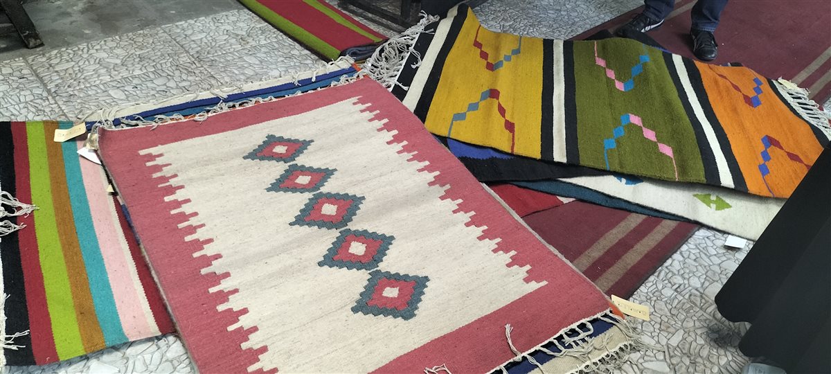 صناعة الكليم اليدوي