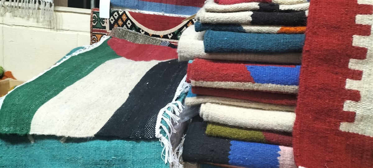 صناعة الكليم اليدوي