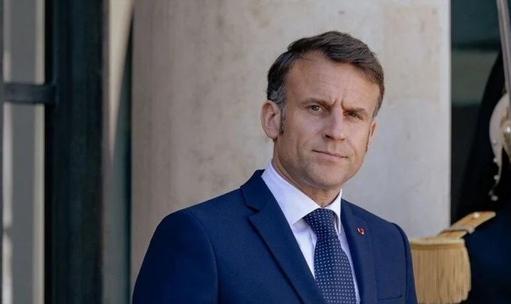 ماكرون، فيتو