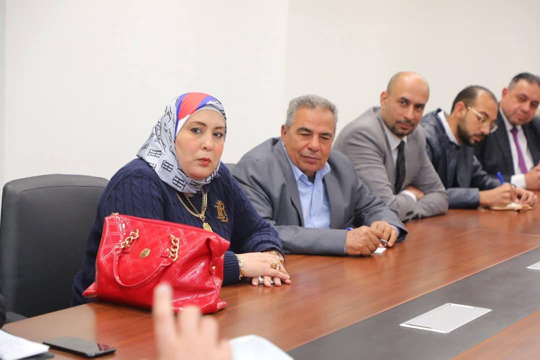 محافظ دمياط يجتمع بالصحفيين الدمايطه