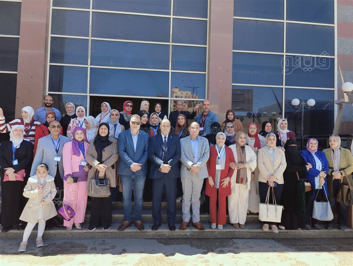 مدير تعليم بورسعيد يفتتح المعرض السنوي لتوجيه التربية الفنية، فيتو