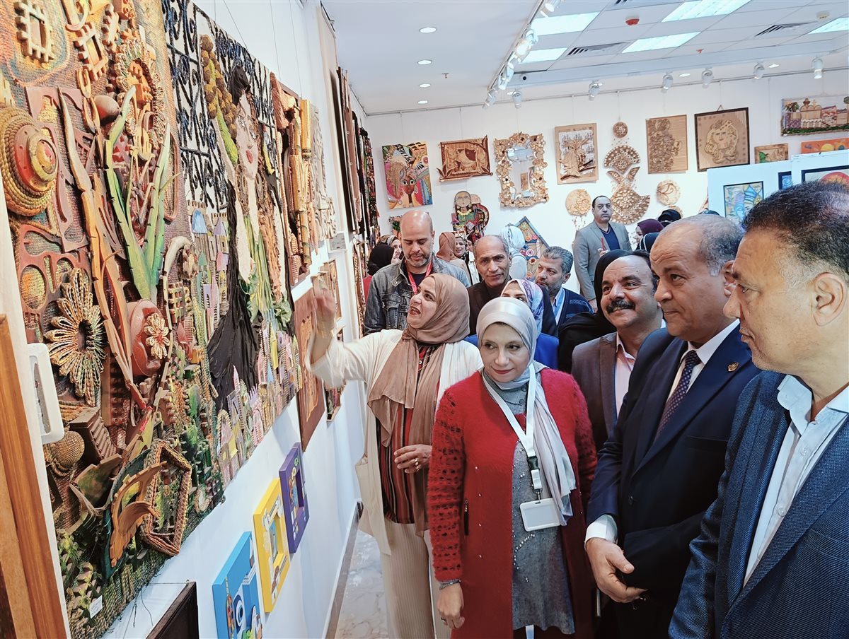مدير تعليم بورسعيد يفتتح المعرض السنوي لتوجيه التربية الفنية، فيتو