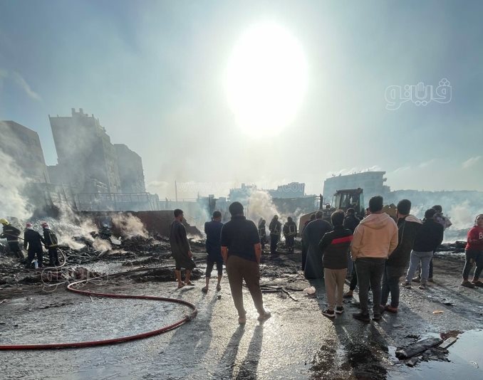  أثار حريق مغالق الأخشاب بالشرابية (19)