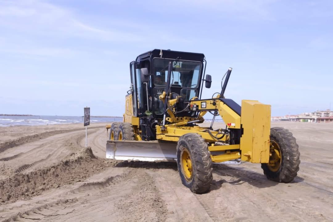 نائب محافظ دمياط تتابع أعمال أعمال تجهيز الشواطئ المجانية وتفقد أعمال الصيانة والتجميل الجارية