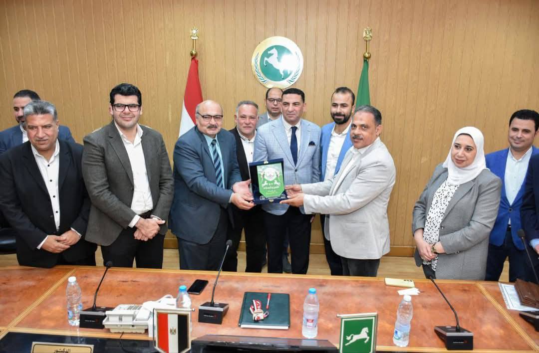 تكريم لاعبي فريق السلة (رجال) بنادي الشرقية الرياضي،فيتو1