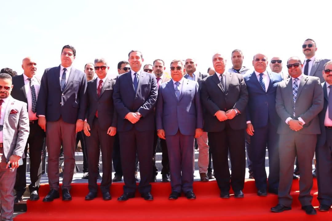 محافظا دمياط والدقهلية يفتتحان معرض 