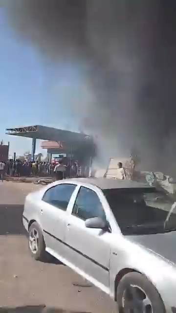 النارجنب البنزين،السيطرة على حريق مخلفات بميت جابر في الشرقية،فيتو4