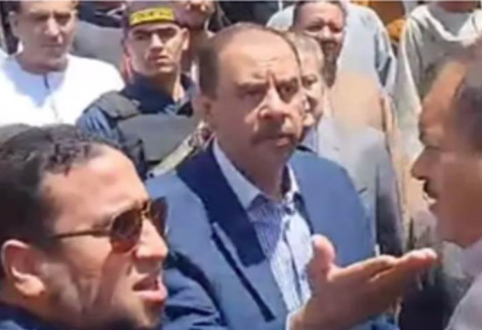 مشادة بين سكرتير محافظ سوهاج ونائبه، فيتو