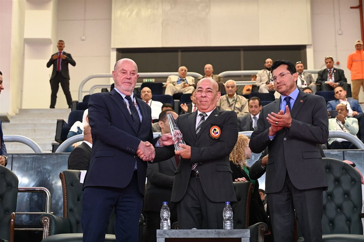 أشرف صبحي ورئيس الاتحاد الدولي يحضران منافسات الدوري العالمي للكاراتيه