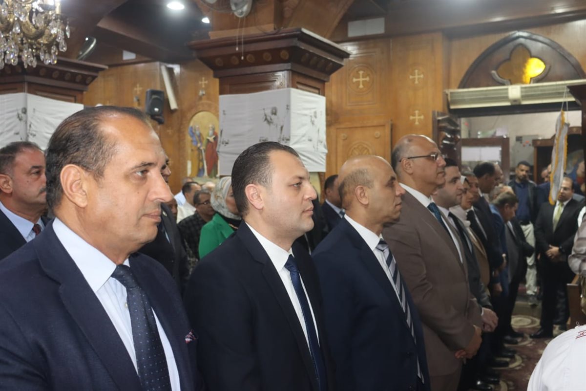 محافظ القليوبية خلال قداس عيد القيامة،فيتو