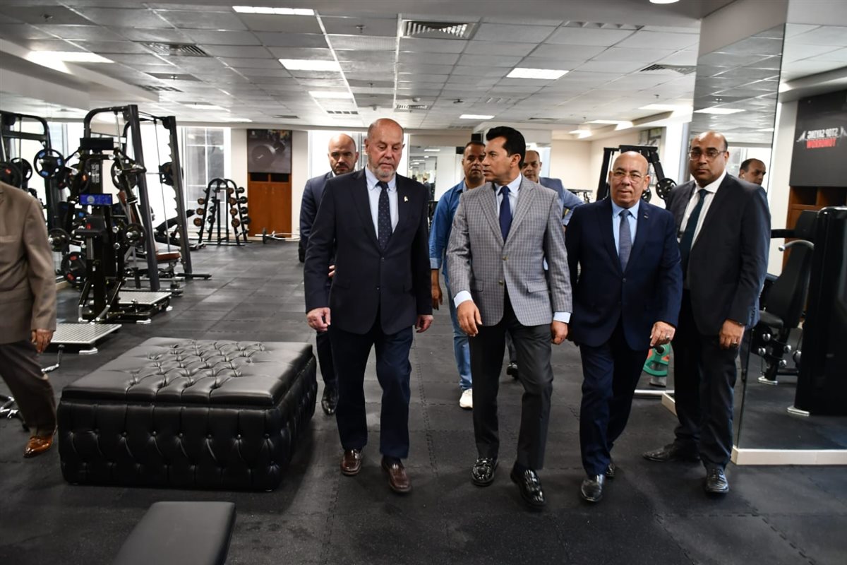 وزير الشباب والرياضة يستقبل رئيس الاتحاد الدولي للكاراتيه