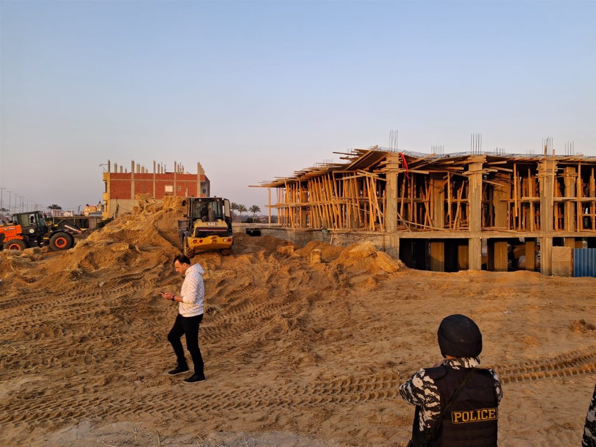 جانب من أعمال الازالة، فيتو