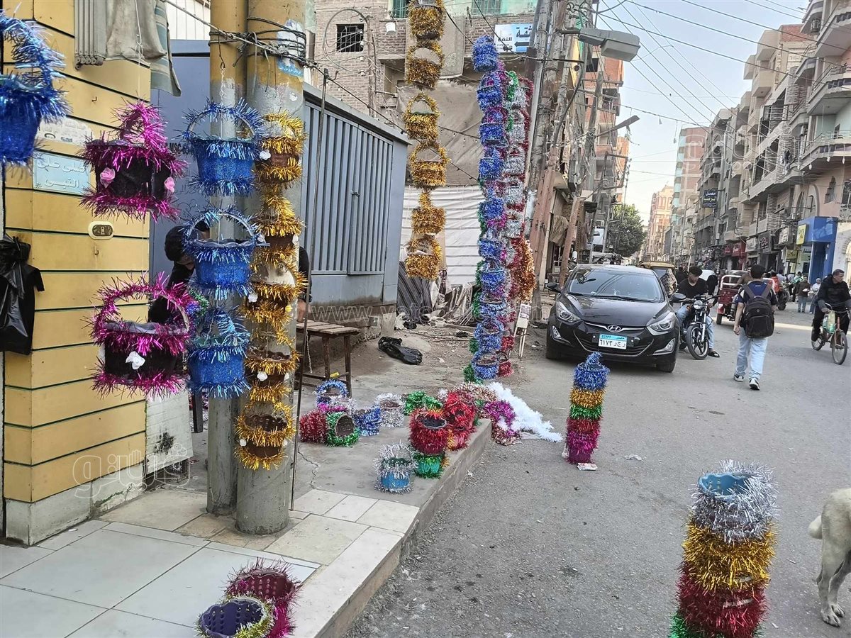 صانع البهجة بالشرقية..عم بغدادى يصنع سبتة اعياد الربيع وبيعها للأطفال،فيتو